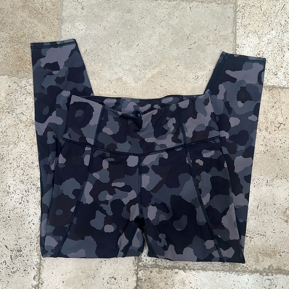 Athleta Lightning Camo 7/8 Tight